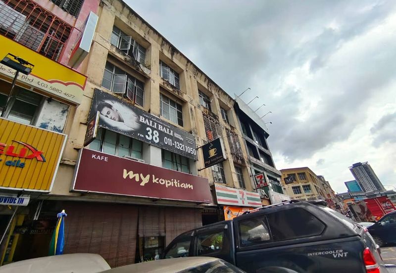 Pusat Bandar Puchong Shop Apartment for Sale!