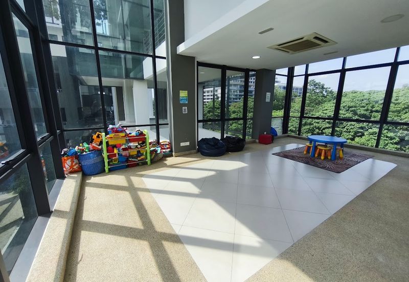 Lake Point Residence