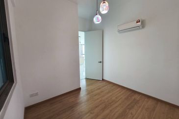 Lake Point Residence