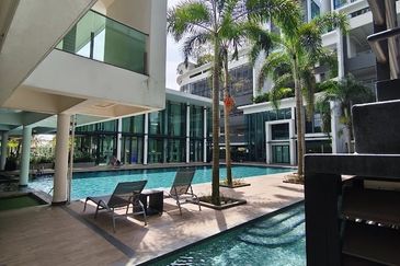 Lake Point Residence