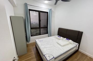 THE PULSE RESIDENCE & THE PULSE