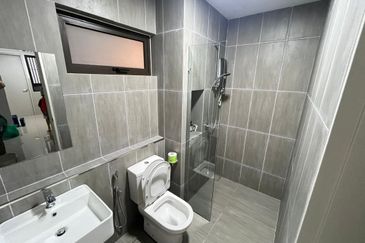 THE PULSE RESIDENCE & THE PULSE