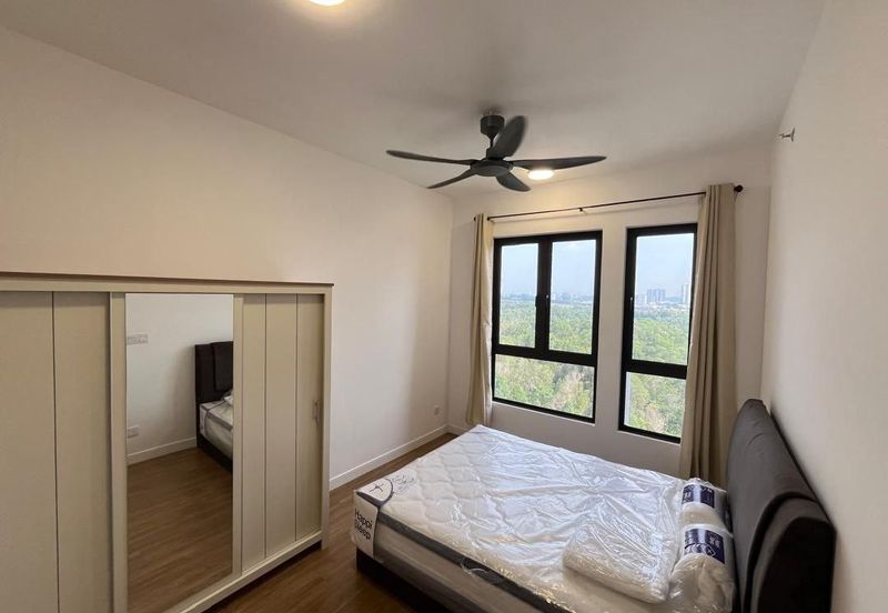 THE PULSE RESIDENCE & THE PULSE