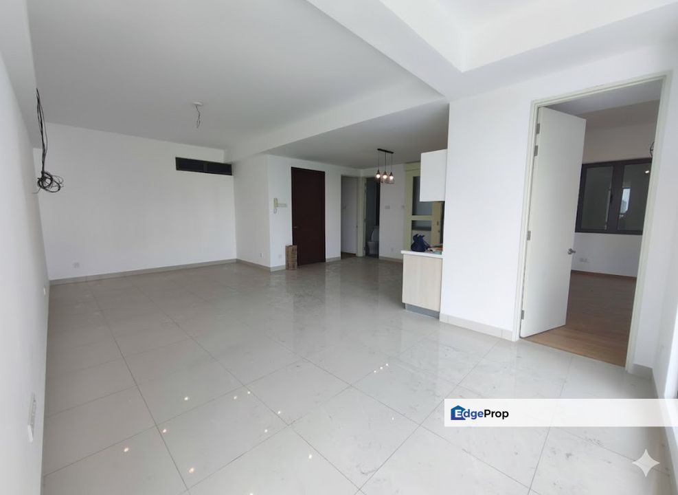 Lake Point Residence Partially Furnished Unit for Sale!, Selangor, Cyberjaya