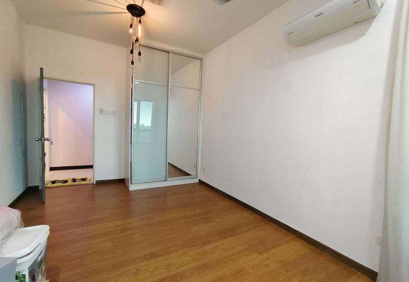 Zefer Hill Residence