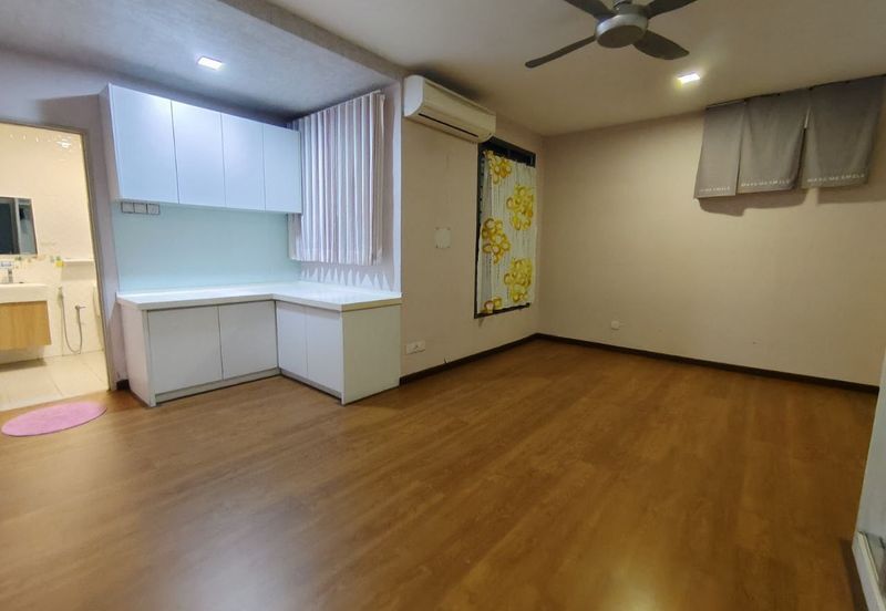 Zefer Hill Residence