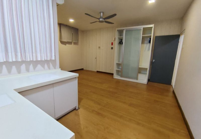 Zefer Hill Residence