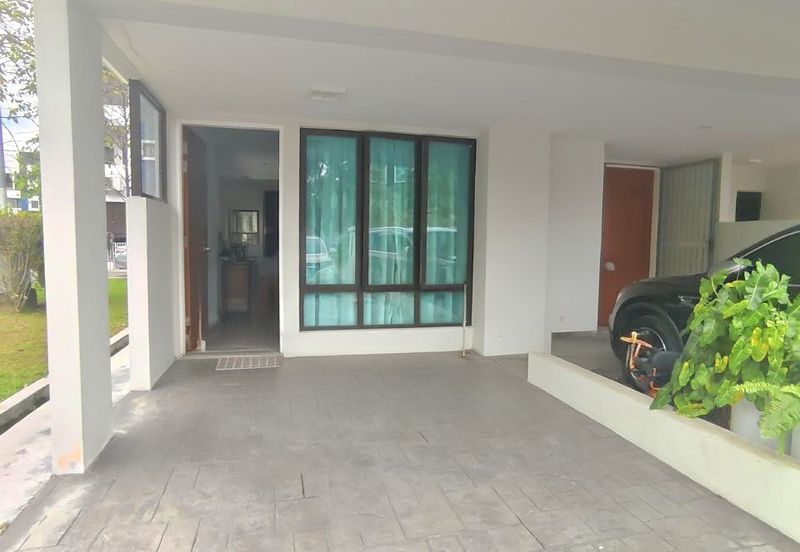 Ayden Townhouse Warisan Puteri