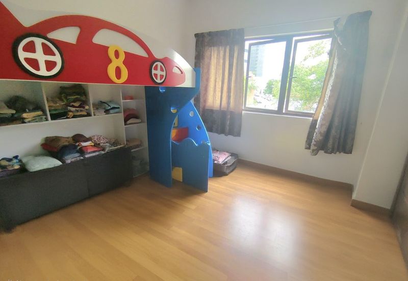 Ayden Townhouse Warisan Puteri