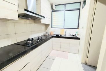 Zefer Hill Residence