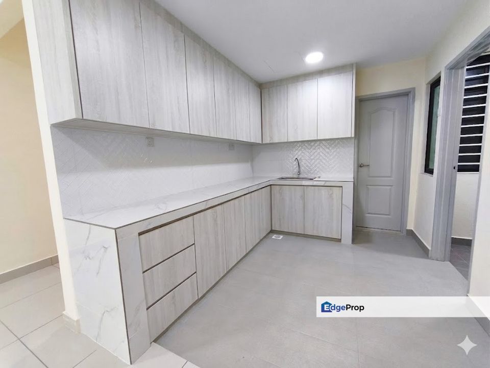 Atmosfera Condominium Newly Renovated Unit for Sale!, Selangor, Puchong