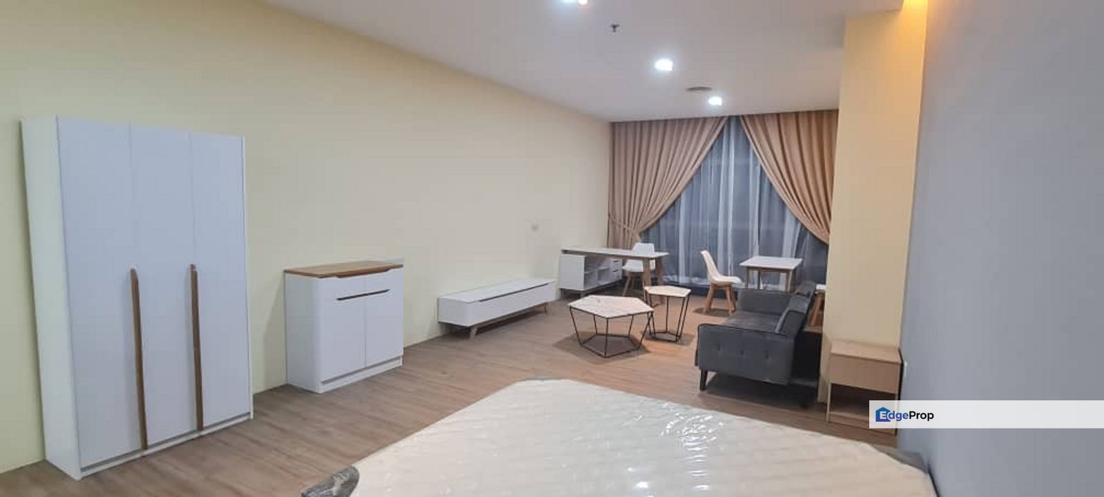 Bangsar Trade Centre Kerinchi LRT Station New Fully Furnished Studio, Kuala Lumpur, Pantai
