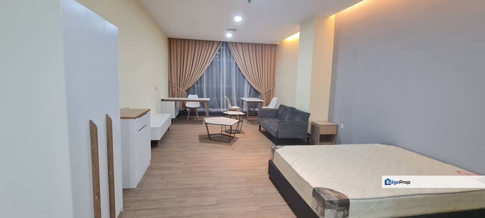 Bangsar Trade Centre Kerinchi LRT Station New Fully Furnished Studio, Kuala Lumpur, Pantai