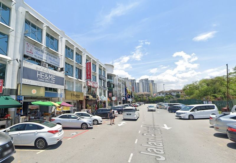 Puchong Bandar Puteri 1, Ground Floor Corner Shop Lot for rent