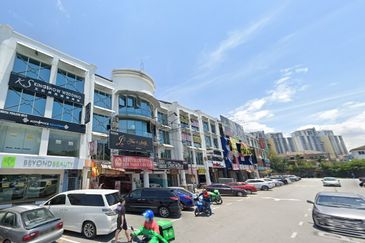 Puchong Bandar Puteri 1, Ground Floor Corner Shop Lot for rent
