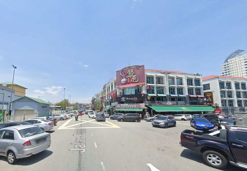 Puchong Bandar Puteri 1, Ground Floor Corner Shop Lot for rent