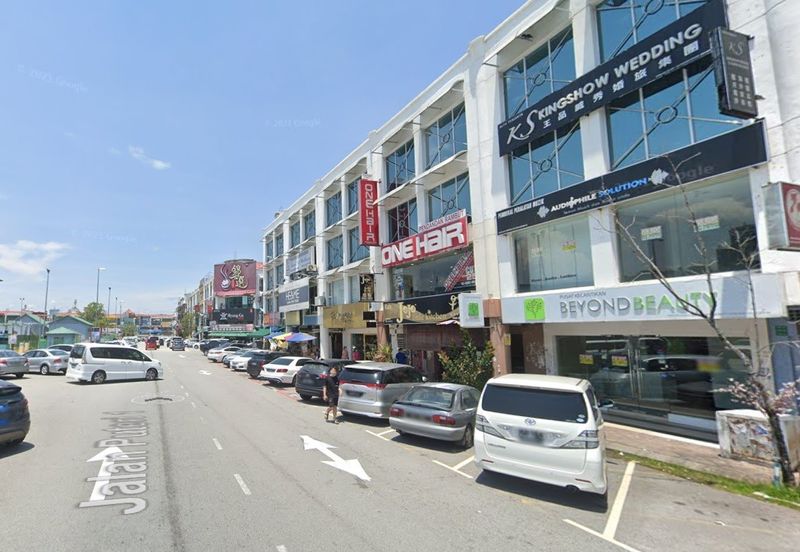 Puchong Bandar Puteri 1, Ground Floor Corner Shop Lot for rent