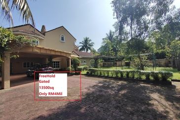 Big Corner Subang Jaya USJ Putra Height Bunglow Land with Huge Land Masion Land 13500sq