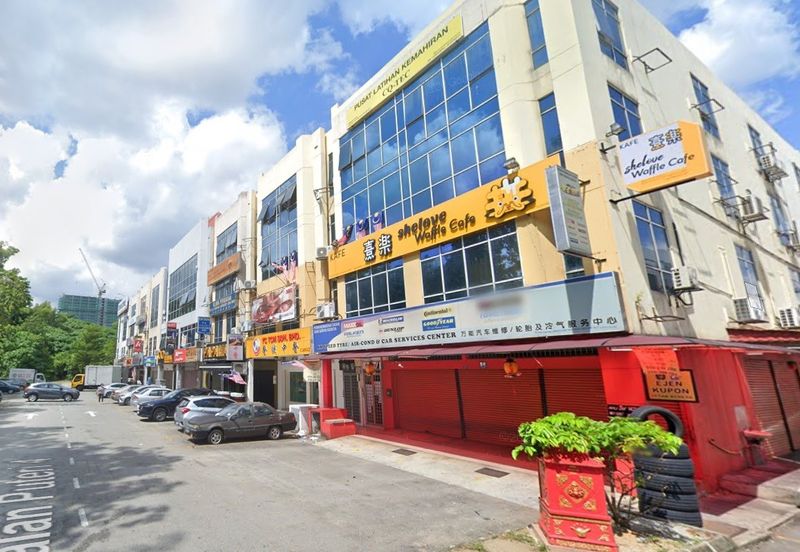 Bandar Puteri Corner Shop for rent, Ground floor, facing LDP