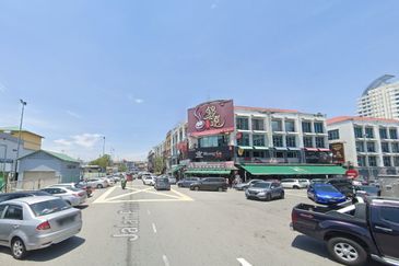Bandar Puteri Puchong Ground floor shop for rent