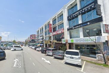 Bandar Puteri Puchong Ground floor shop for rent