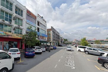Bandar Puteri Puchong Ground floor shop for rent