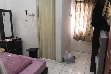 Plaza Sinar Apartment