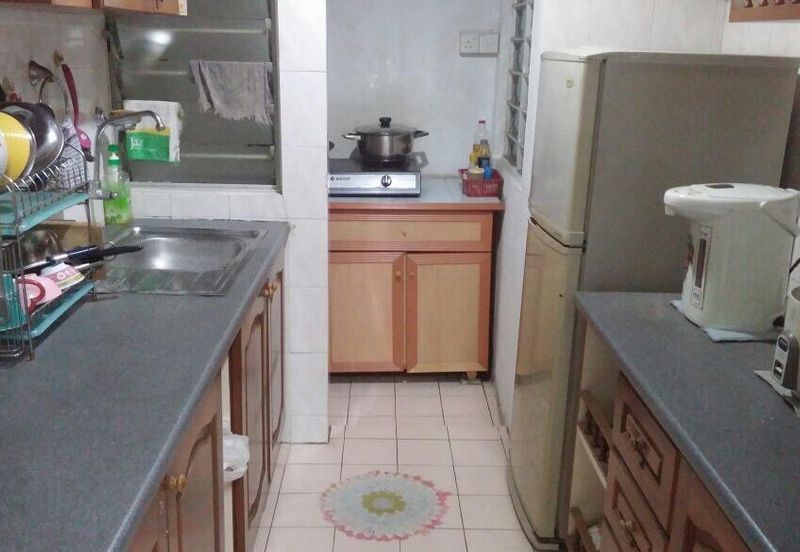 Plaza Sinar Apartment