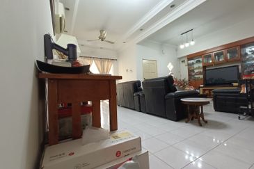 Bandar Puteri 10 Double story house for sale 