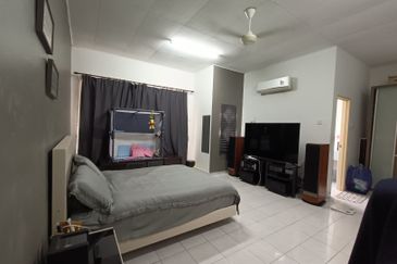 Bandar Puteri 10 Double story house for sale 