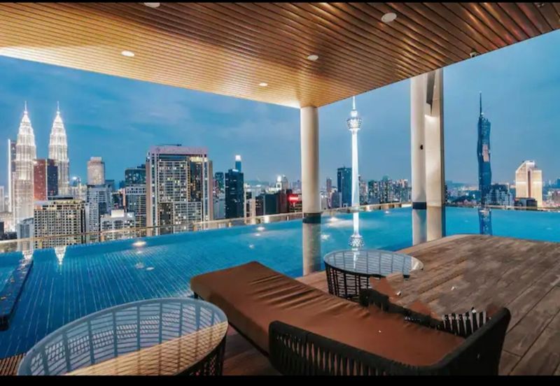 The Luxe by Infinitum