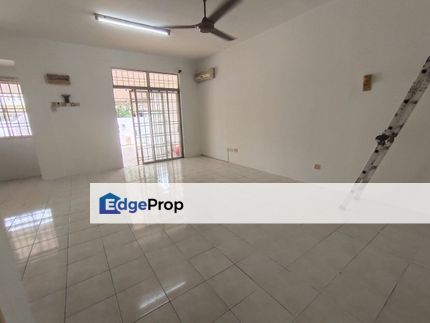 4bedroom TK4 Taman Kinrara Puchong walking to shops amenties easy access to Kesas highway, Selangor, Puchong