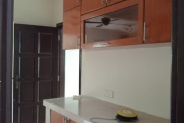 Damansara damai  Sg buloh 7000 sqft landed house for Sale 