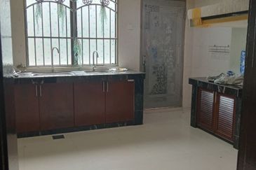Damansara damai  Sg buloh 7000 sqft landed house for Sale 