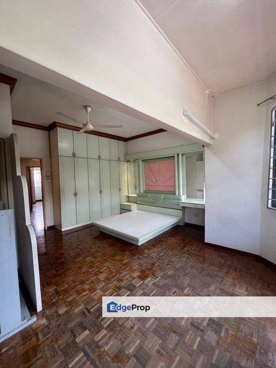 Jalan Bangau Bandar Puchong jaya near IOI mall Bukit jalil bandar kinrara access gated kitchen extended landed house with kitchen, Selangor, Puchong