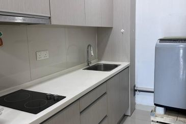 Royal Regent Sri Putramas III