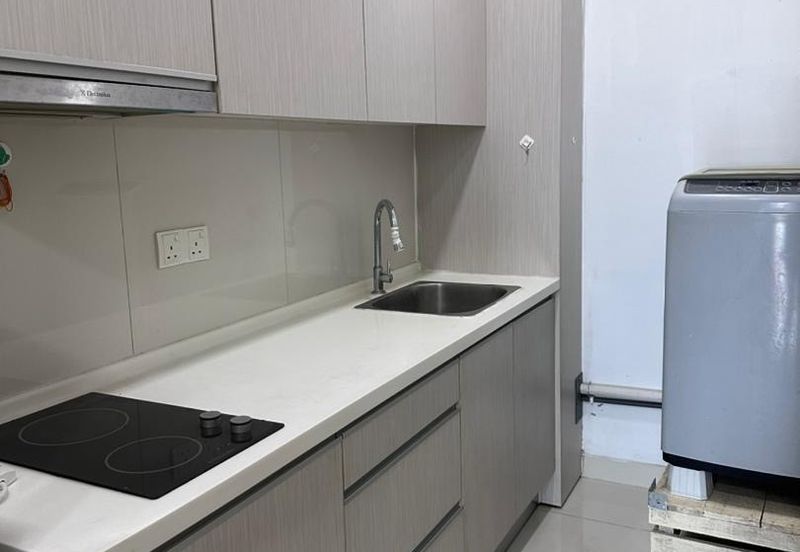 Royal Regent Sri Putramas III