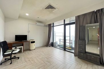 Crown Tower @ Empire City