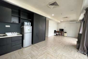 Crown Tower @ Empire City