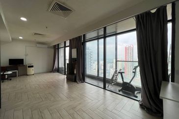 Crown Tower @ Empire City