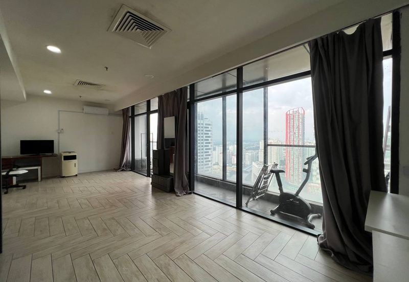 Crown Tower @ Empire City