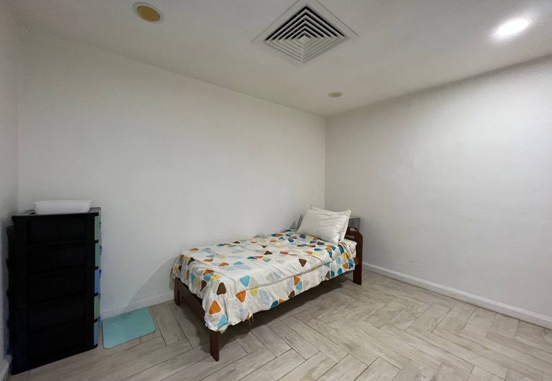 Crown Tower @ Empire City