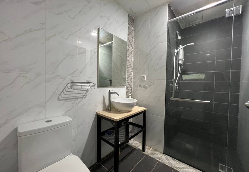 Crown Tower @ Empire City