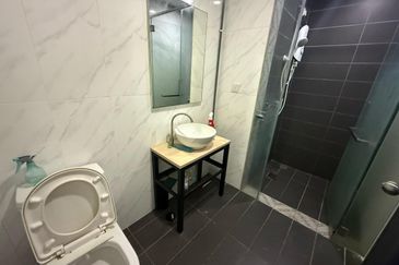 Crown Tower @ Empire City