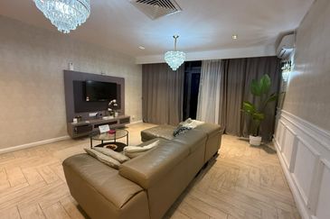 Crown Tower @ Empire City