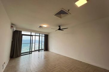 Crown Tower @ Empire City