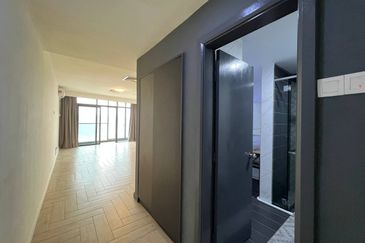 Crown Tower @ Empire City