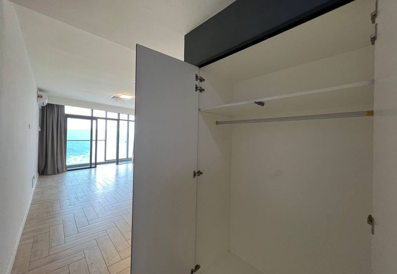 Crown Tower @ Empire City