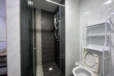 Crown Tower @ Empire City