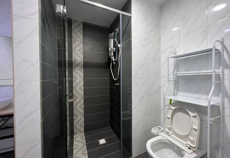 Crown Tower @ Empire City